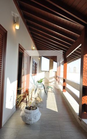 Casa à venda com 650m², 5 quartos e 8 vagasSacada da Sala
