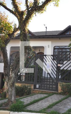 Casa à venda com 650m², 5 quartos e 8 vagasFachada
