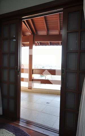 Casa à venda com 650m², 5 quartos e 8 vagasSuíte 2