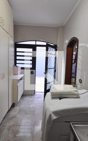Casa à venda com 650m², 5 quartos e 8 vagasÁrea de Serviço