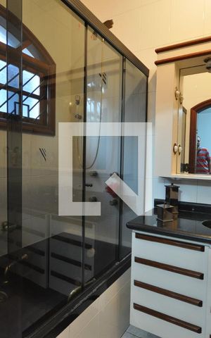 Casa à venda com 650m², 5 quartos e 8 vagasBanheiro da Suíte 3