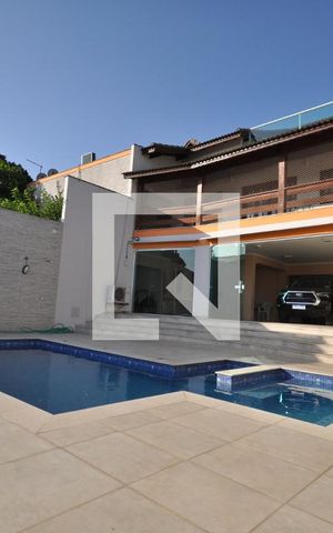 Casa à venda com 650m², 5 quartos e 8 vagasPiscina