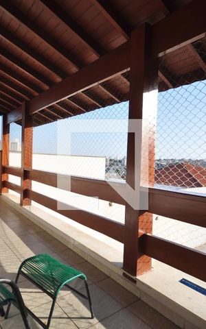 Casa à venda com 650m², 5 quartos e 8 vagasSacada da Sala