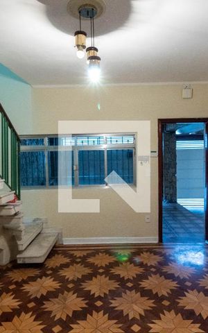 Casa para alugar com 150m², 3 quartos e 2 vagas Casa para alugar com 150m², 3 quartos e 2 vagasSala