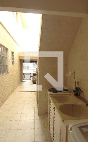 Casa à venda com 280m², 3 quartos e 2 vagasÁrea de Serviço