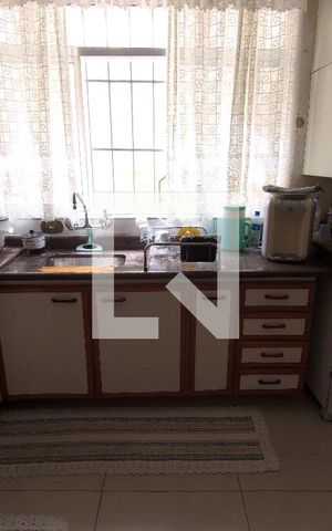 Casa à venda com 280m², 3 quartos e 2 vagasCozinha