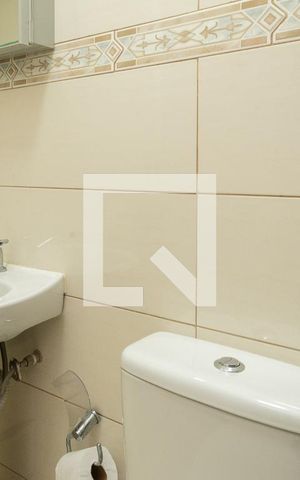 Apartamento à venda com 56m², 2 quartos e 1 vaga Apartamento à venda com 56m², 2 quartos e 1 vagaBanheiro Social