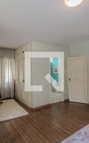 Casa à venda com 290m², 5 quartos e 2 vagas Casa à venda com 290m², 5 quartos e 2 vagasSuite 1