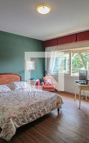 Casa à venda com 290m², 5 quartos e 2 vagas Casa à venda com 290m², 5 quartos e 2 vagasSuite 1