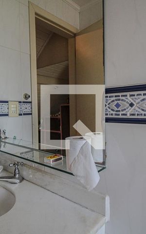 Casa à venda com 290m², 5 quartos e 2 vagas Casa à venda com 290m², 5 quartos e 2 vagasBanheiro da Suíte 2
