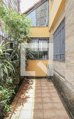 Casa à venda com 290m², 5 quartos e 2 vagas Casa à venda com 290m², 5 quartos e 2 vagasJardim