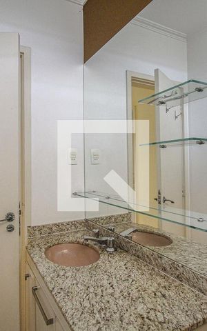 Casa à venda com 290m², 5 quartos e 2 vagas Casa à venda com 290m², 5 quartos e 2 vagasBanheiro