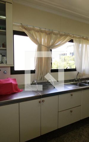 Apartamento para alugar com 500m², 4 quartos e 5 vagasCozinha - Armários