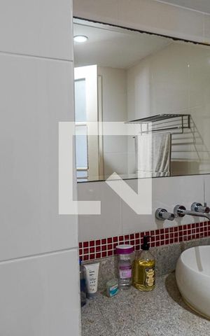 Apartamento à venda com 216m², 3 quartos e 2 vagas Apartamento à venda com 216m², 3 quartos e 2 vagasBanheiro Social