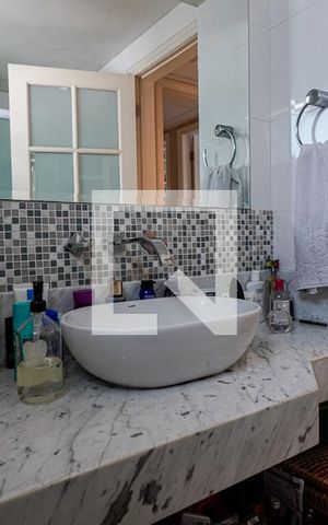 Apartamento à venda com 216m², 3 quartos e 2 vagas Apartamento à venda com 216m², 3 quartos e 2 vagasBanheiro da Suíte