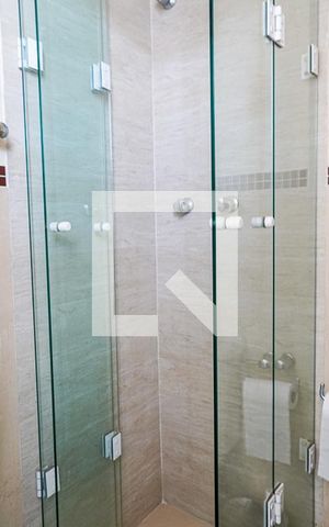 Apartamento à venda com 216m², 3 quartos e 2 vagas Apartamento à venda com 216m², 3 quartos e 2 vagasLavabo