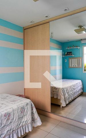 Apartamento à venda com 216m², 3 quartos e 2 vagas Apartamento à venda com 216m², 3 quartos e 2 vagasQuarto
