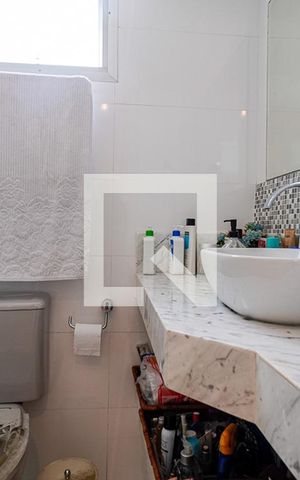 Apartamento à venda com 216m², 3 quartos e 2 vagas Apartamento à venda com 216m², 3 quartos e 2 vagasBanheiro da Suíte