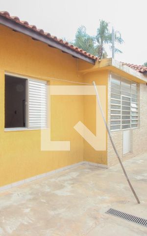 Casa à venda com 298m², 5 quartos e 5 vagas Casa à venda com 298m², 5 quartos e 5 vagasQuintal