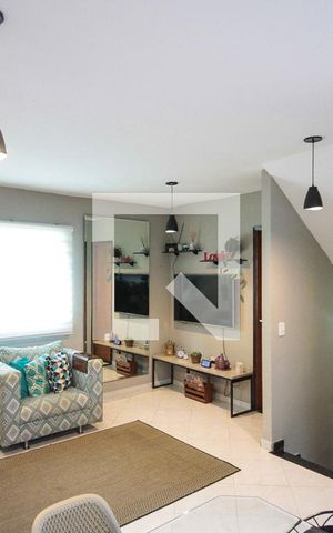 Casa de condomínio à venda com 105m², 3 quartos e 2 vagas Casa de condomínio à venda com 105m², 3 quartos e 2 vagasSala