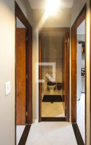 Casa de condomínio à venda com 105m², 3 quartos e 2 vagas Casa de condomínio à venda com 105m², 3 quartos e 2 vagasCorredor