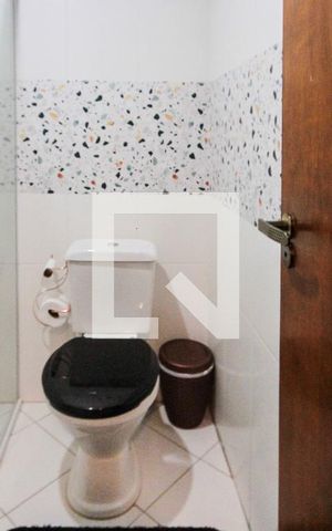 Casa de condomínio à venda com 105m², 3 quartos e 2 vagas Casa de condomínio à venda com 105m², 3 quartos e 2 vagasBanheiro Social