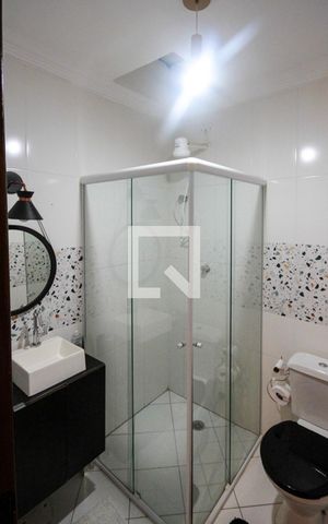 Casa de condomínio à venda com 105m², 3 quartos e 2 vagas Casa de condomínio à venda com 105m², 3 quartos e 2 vagasBanheiro Social