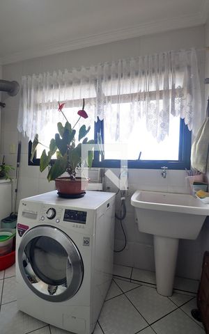 Apartamento à venda com 143m², 3 quartos e 2 vagasÁrea de Serviço