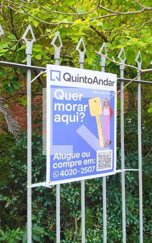 Casa à venda com 591m², 5 quartos e 3 vagasPlaquinha 
