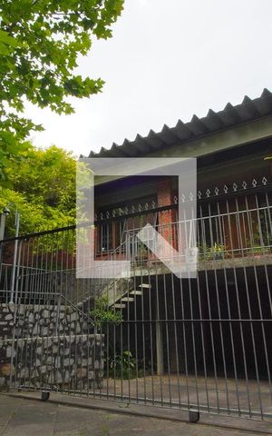 Casa à venda com 591m², 5 quartos e 3 vagasFachada 
