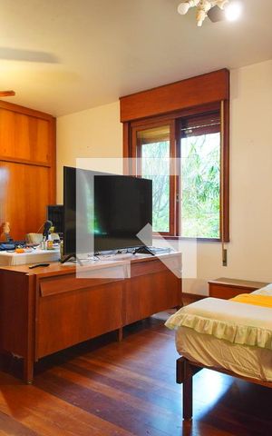 Casa à venda com 591m², 5 quartos e 3 vagasQuarto  2