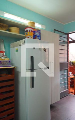 Casa à venda com 591m², 5 quartos e 3 vagasCozinha 