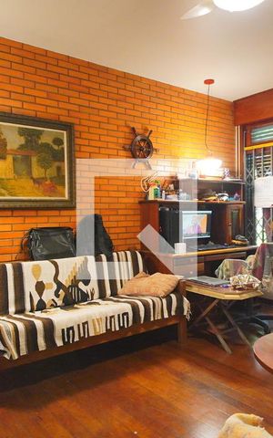 Casa à venda com 591m², 5 quartos e 3 vagasSala