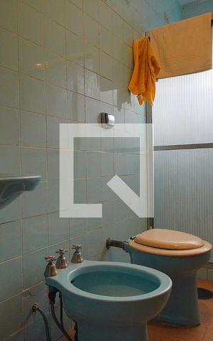 Casa à venda com 591m², 5 quartos e 3 vagasBanheiro 