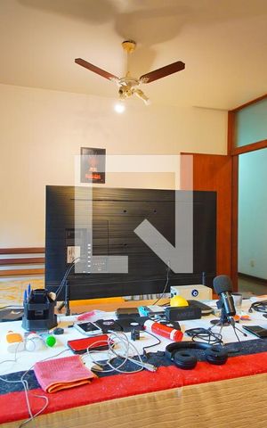 Casa à venda com 591m², 5 quartos e 3 vagasQuarto 2