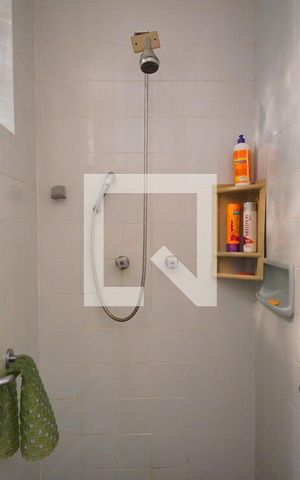 Casa à venda com 591m², 5 quartos e 3 vagasBanheiro  suíte 