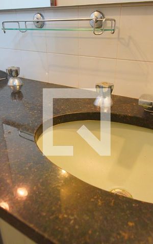 Casa à venda com 591m², 5 quartos e 3 vagasBanheiro 
