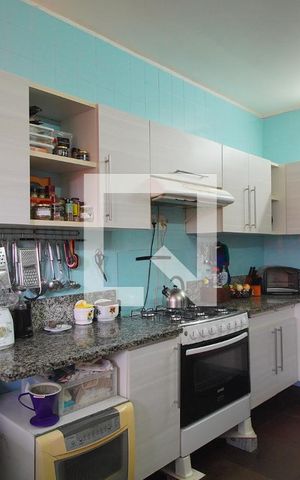 Casa à venda com 591m², 5 quartos e 3 vagasCozinha 
