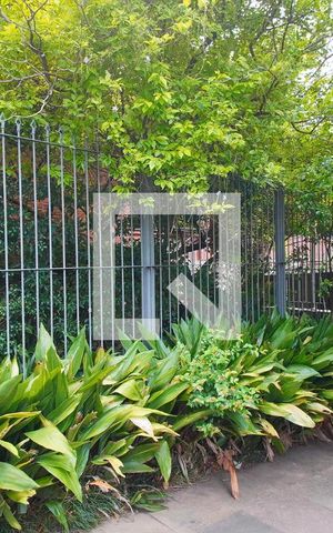 Casa à venda com 591m², 5 quartos e 3 vagasFachada 