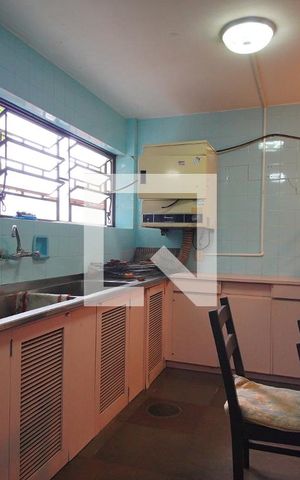 Casa à venda com 591m², 5 quartos e 3 vagasCozinha térreo 
