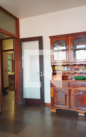 Casa à venda com 591m², 5 quartos e 3 vagasDespesas 