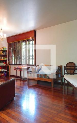 Casa à venda com 591m², 5 quartos e 3 vagasSala 
