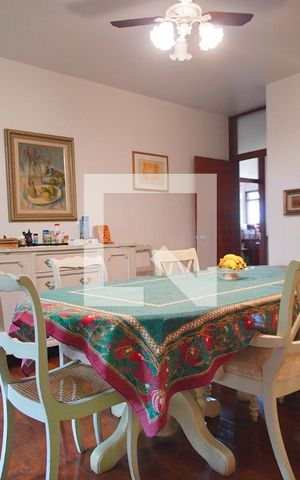 Casa à venda com 591m², 5 quartos e 3 vagasSala  de Jantar 