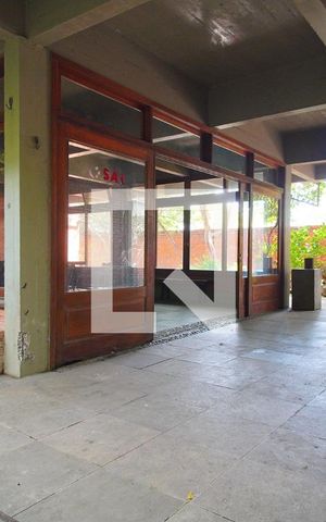Casa à venda com 591m², 5 quartos e 3 vagasSalão de festas
