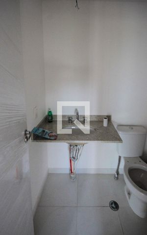 Apartamento à venda com 50m², 2 quartos e sem vaga Apartamento à venda com 50m², 2 quartos e sem vagaBanheiro