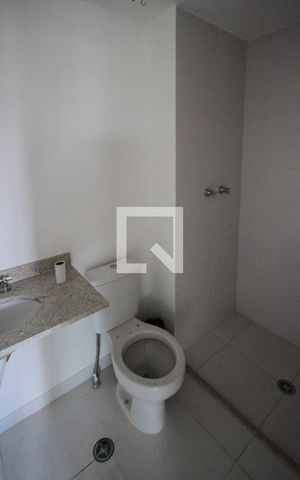 Apartamento à venda com 50m², 2 quartos e sem vaga Apartamento à venda com 50m², 2 quartos e sem vagaBanheiro