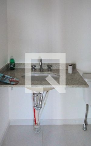 Apartamento à venda com 50m², 2 quartos e sem vaga Apartamento à venda com 50m², 2 quartos e sem vagaBanheiro