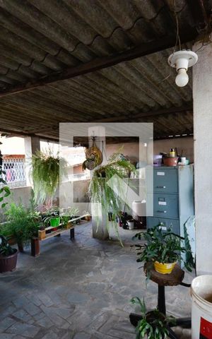 Casa à venda com 320m², 4 quartos e 3 vagas Casa à venda com 320m², 4 quartos e 3 vagasTerraço