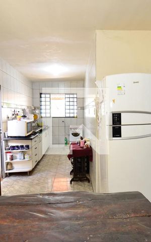 Casa à venda com 320m², 4 quartos e 3 vagas Casa à venda com 320m², 4 quartos e 3 vagasCozinha