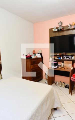 Casa à venda com 320m², 4 quartos e 3 vagas Casa à venda com 320m², 4 quartos e 3 vagasQuarto4